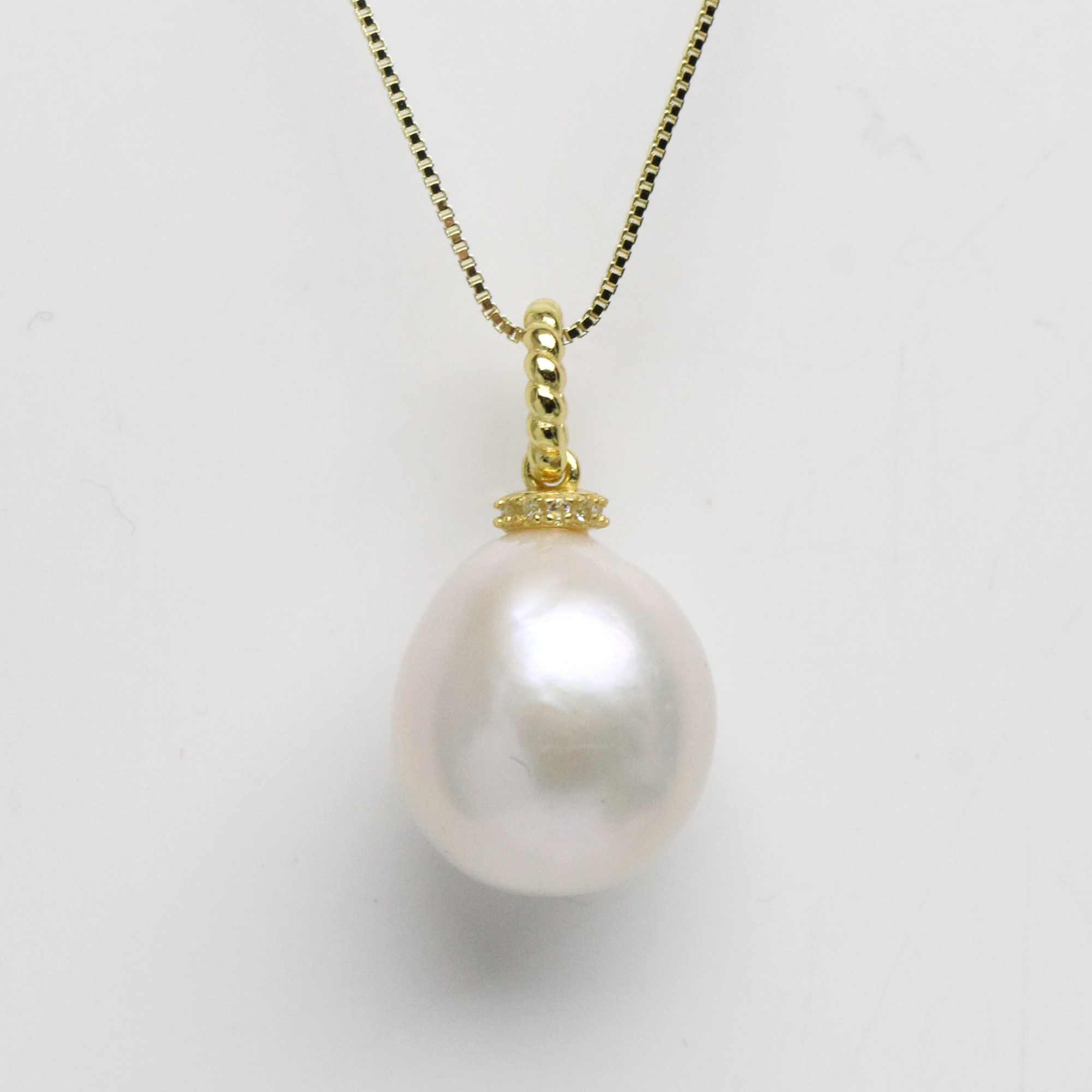 Large Pearl Pendant Necklace