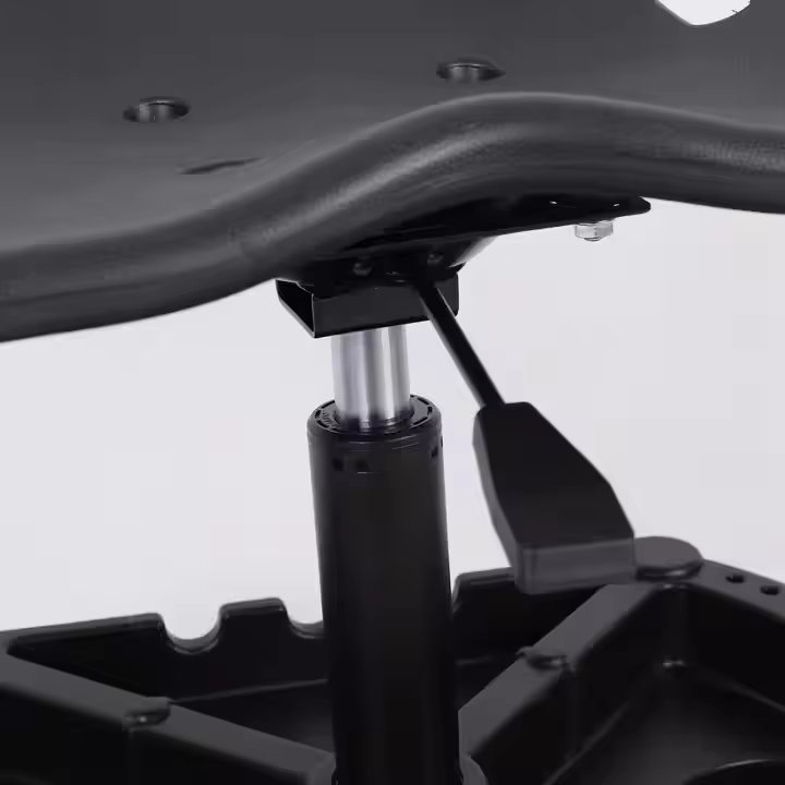 Black Powder Coated Metal Gas Lift Chair for car detailing Mobile Chair with Washing Tool Kit