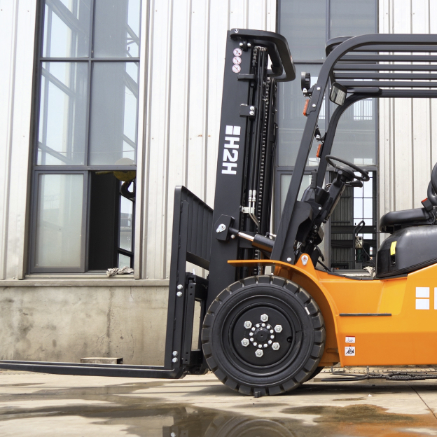 H2H Forklift 20GP with 3 Units for CPC(Q)D25-35H3