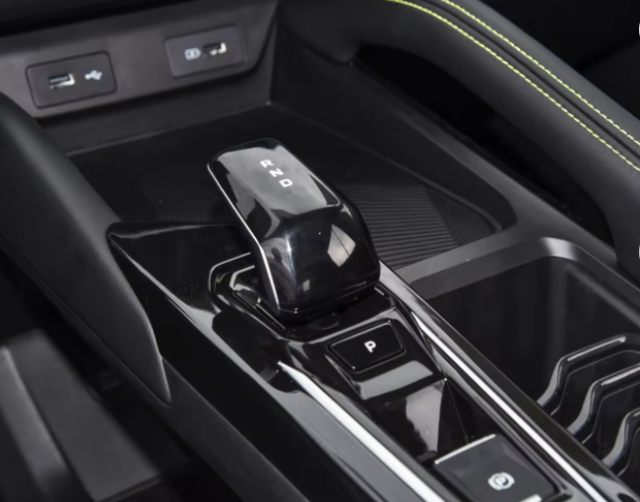 Geely Coolray,chincarcar
