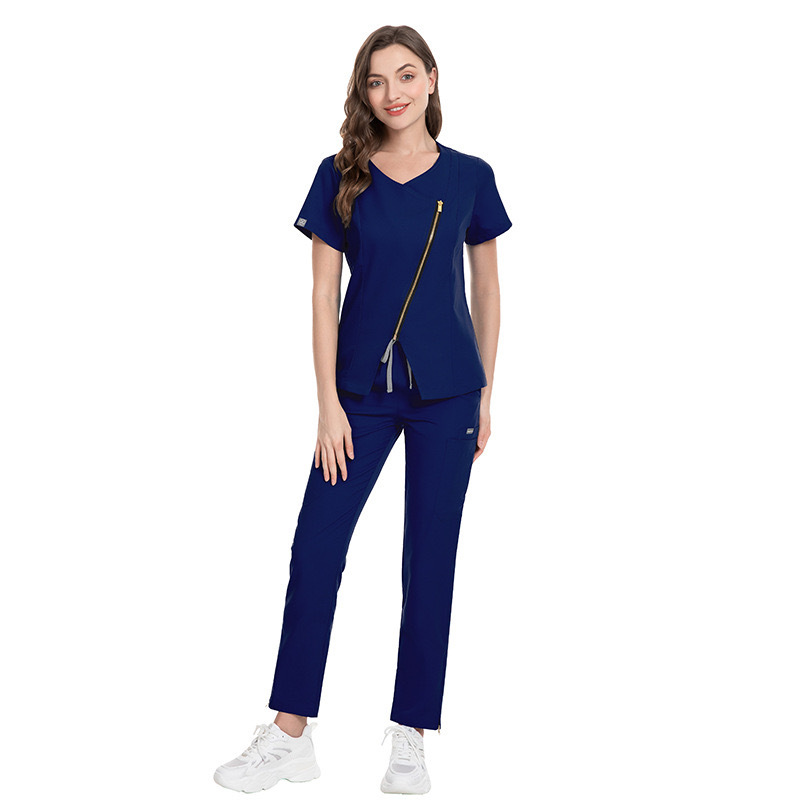 Diagonal zipper style