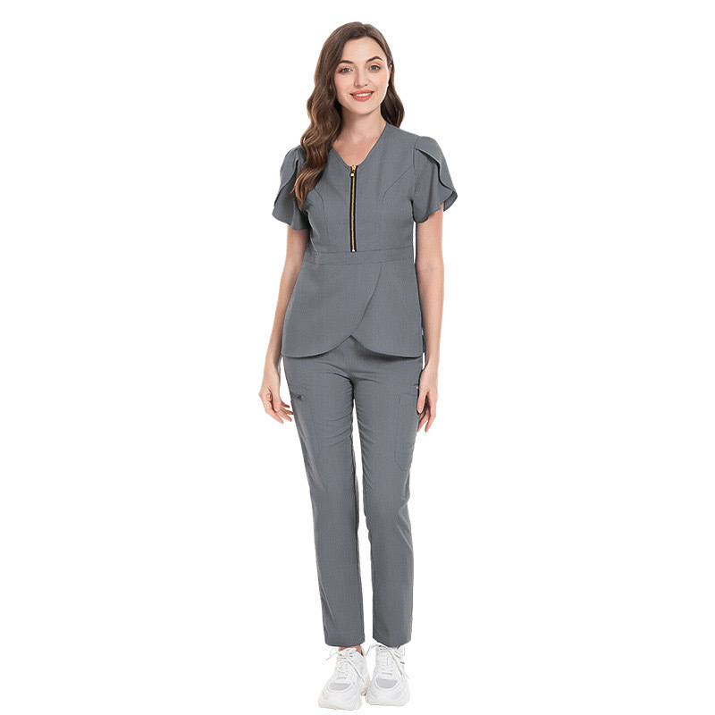 V-neckline with zipper