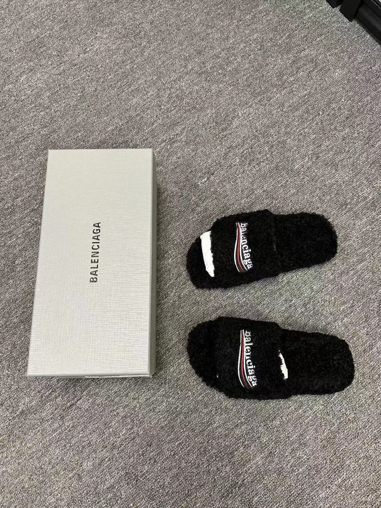 BALENCIAGA