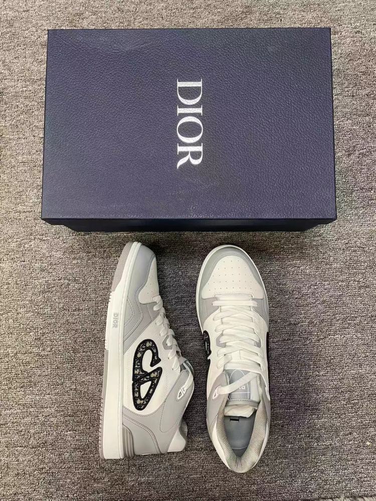 DIOR