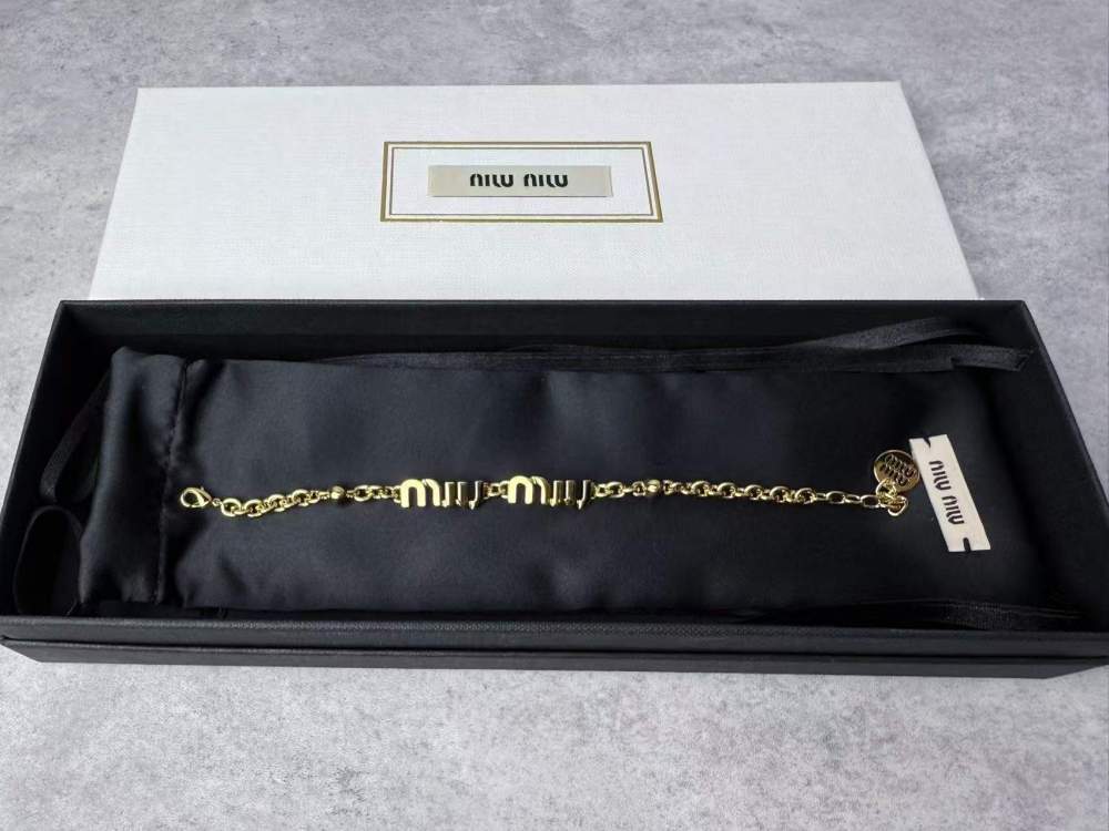 MIU MIU