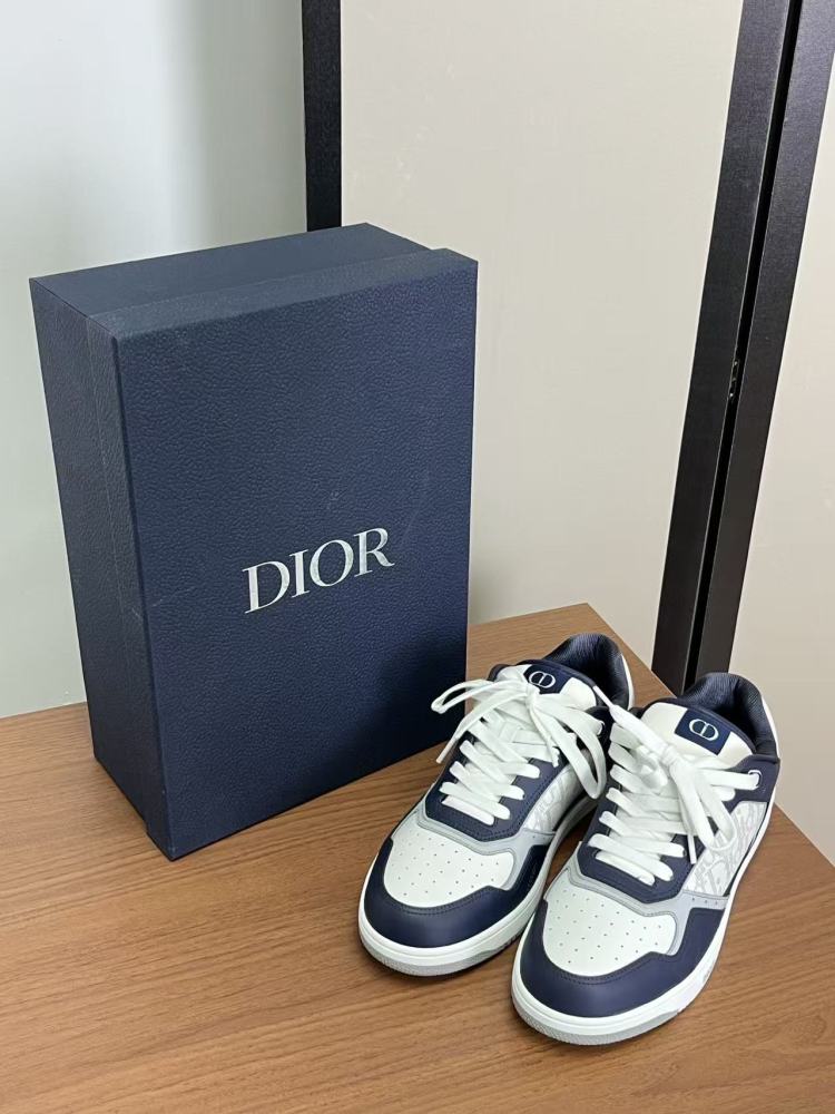 DIOR
