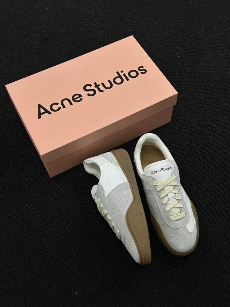 ACNE STUDIOS