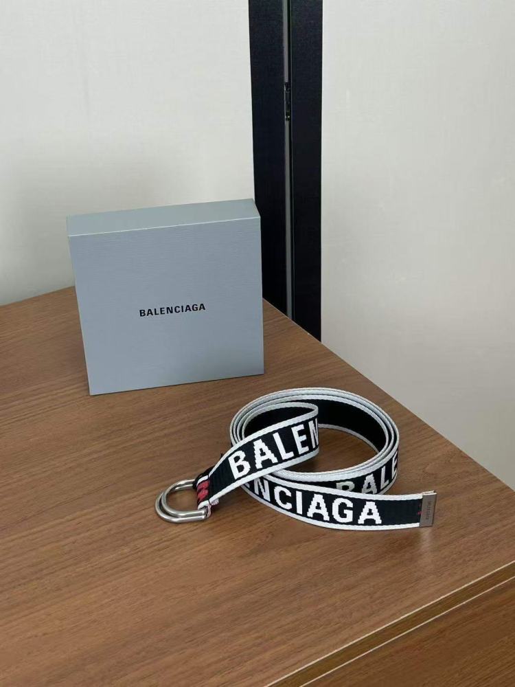 BALENCIAGA