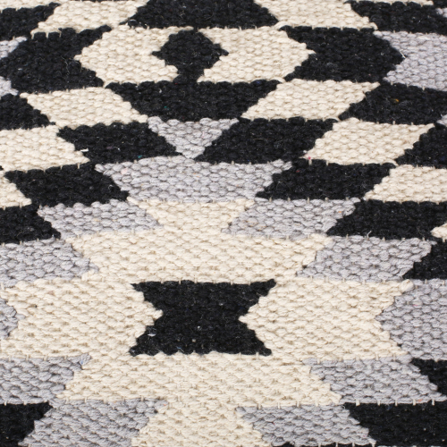 PILLOW SKIN   White+Black
