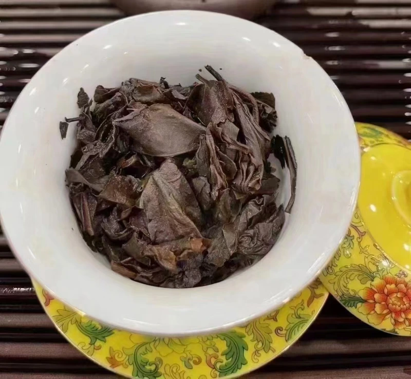 1990s Xiaguan discus tea