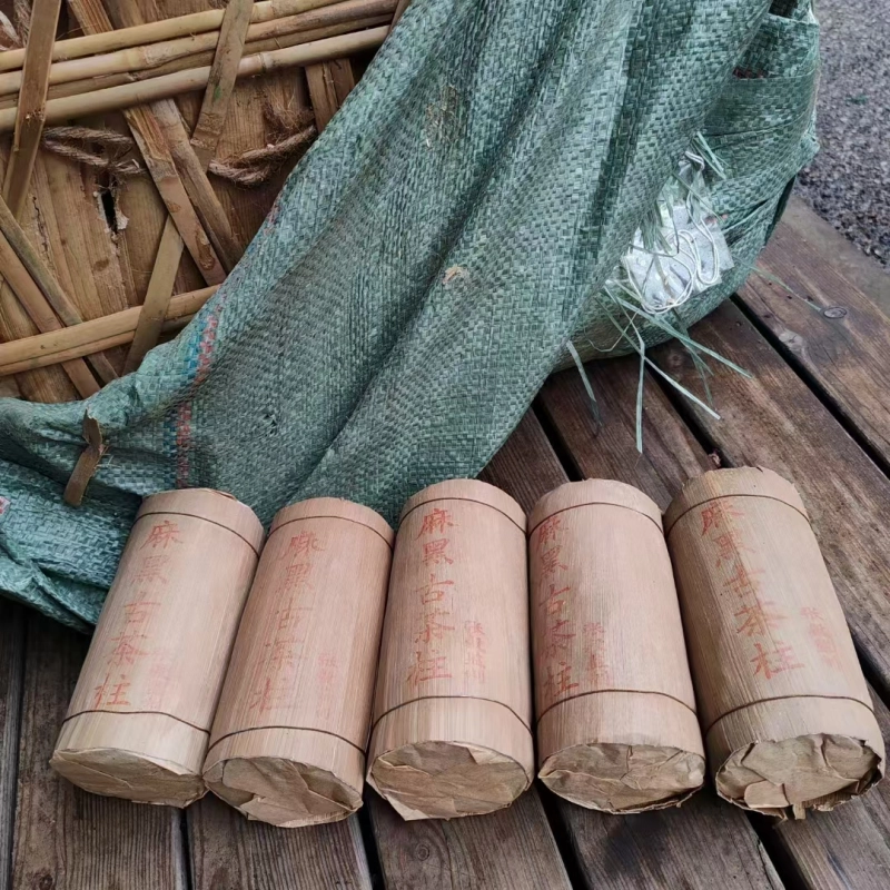 In 1999, Yiwu Ma black ancient tea pillar