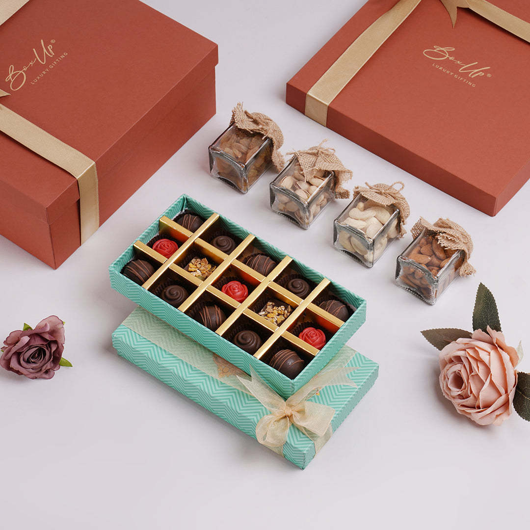 Customable Luxury Gift Box Packaging Lid And Base Box Chocolate Gift Box With Greeting Card