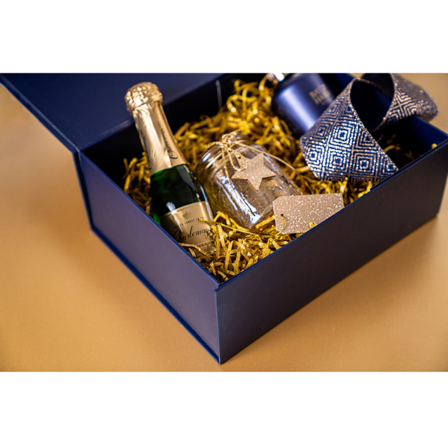 Large Rigid Luxury Box Skincare Cosmetic Magnet Boxes Christmas Decoration Gift Box Packaging With Ribbon