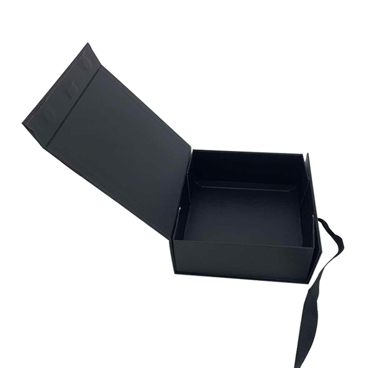 Customizable Magnetic Folding Packaging Box Simple Style Gift Box With Ribbon