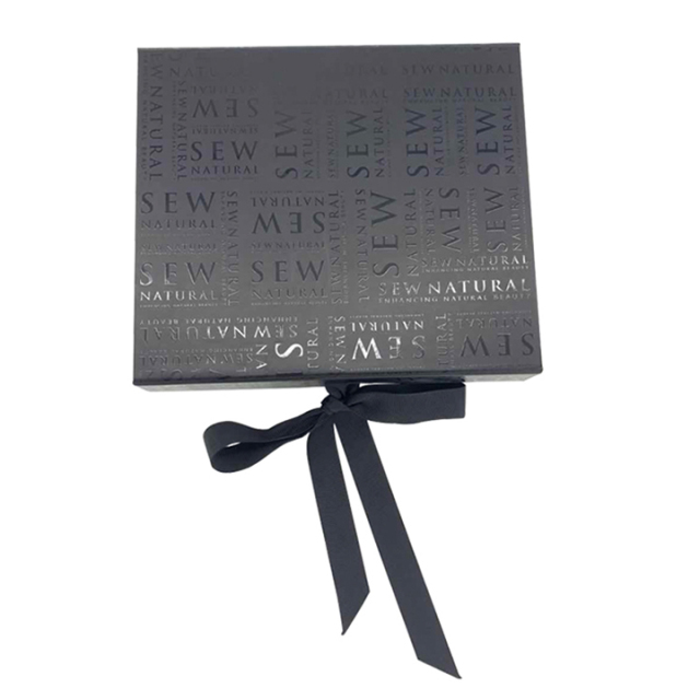 Customizable Magnetic Folding Packaging Box Simple Style Gift Box With Ribbon