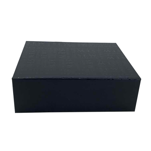 Customizable Magnetic Folding Packaging Box Simple Style Gift Box With Ribbon