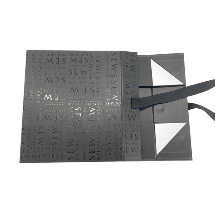Customizable Magnetic Folding Packaging Box Simple Style Gift Box With Ribbon