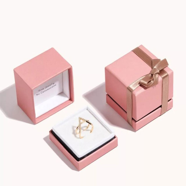Luxury Gift Box Pink Color Jewelry Packaging Lip And Base Box Wedding Ring Telescope Box With Ribbon