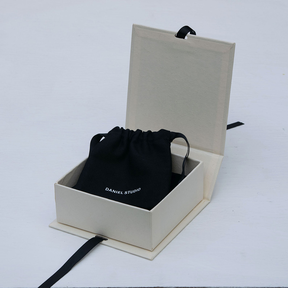 Wholesale Custom Logo Wedding Gift Box Light Luxury Jewelry Packaging With Ribbon