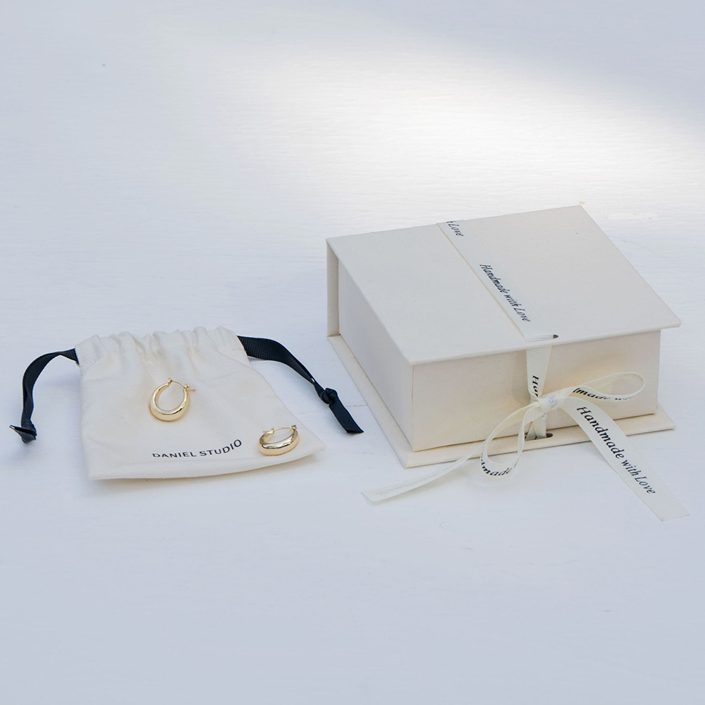 Wholesale Custom Logo Wedding Gift Box Light Luxury Jewelry Packaging With Ribbon
