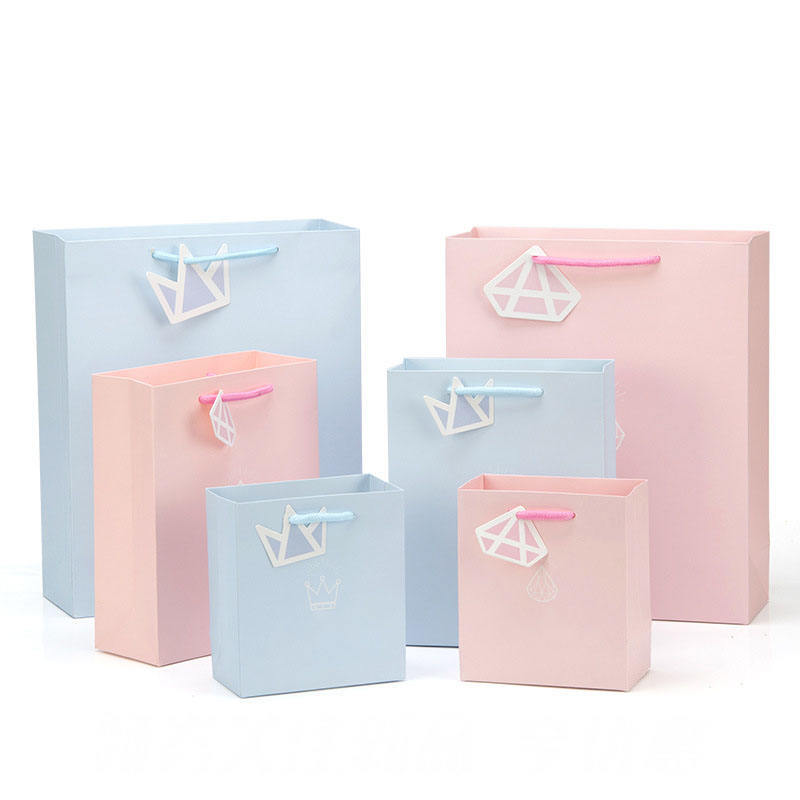 Wholesale Luxury Birthday Gift Bag Recycled Paper Bags Gift Shopping Paper Bag