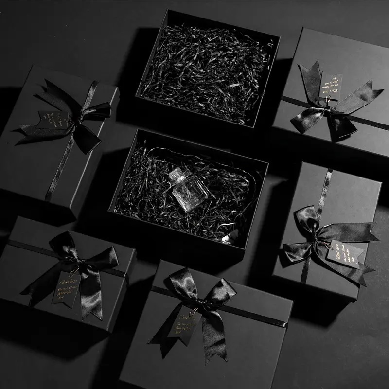 Eco Friendly Custom Size Gift Boxes Black Package Box Luxurious Jewelry Clothes Lip And Base Box