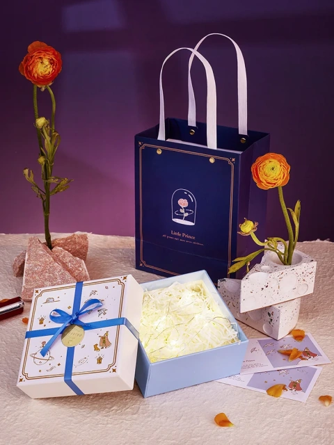 Luxury customized eco friendly cardboard lipstick cosmetic clothing jewelry folding gift packaging magnetic box with ribbon