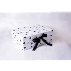 Custom Design Cardboard Rigid Magnet Box Luxury Exquisite Folding Gift Box With Ribbon