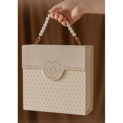 Custom Luxury Magnet Box for Cosmetics Perfume Creative Pearl Handbag Design Sponge Lining Matt Lamination for Gift Packaging