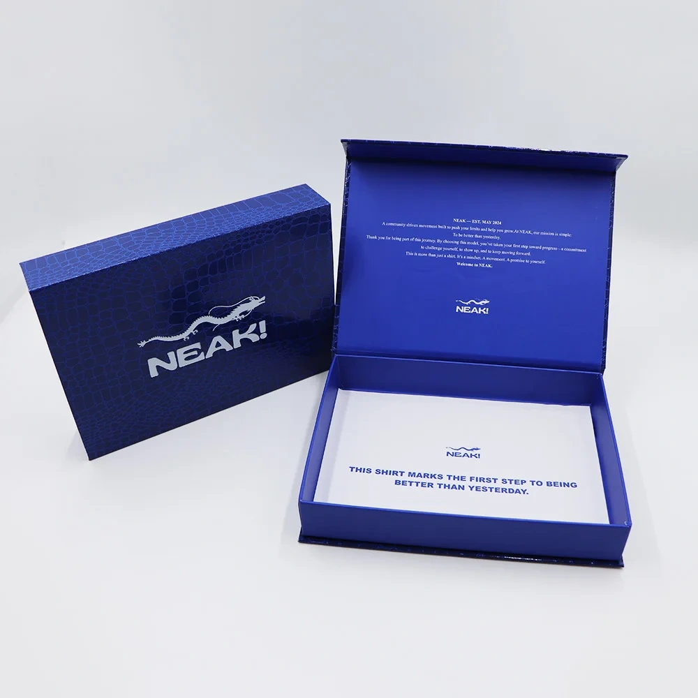 Custom Special Crocodile Pattern Paper Designed Luxury Rigid Paper Magnet Gift Box with Dmbossed Logo for Clothes