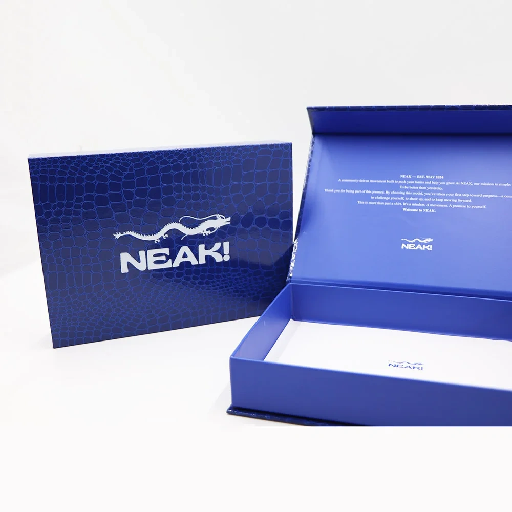 Custom Special Crocodile Pattern Paper Designed Luxury Rigid Paper Magnet Gift Box with Dmbossed Logo for Clothes