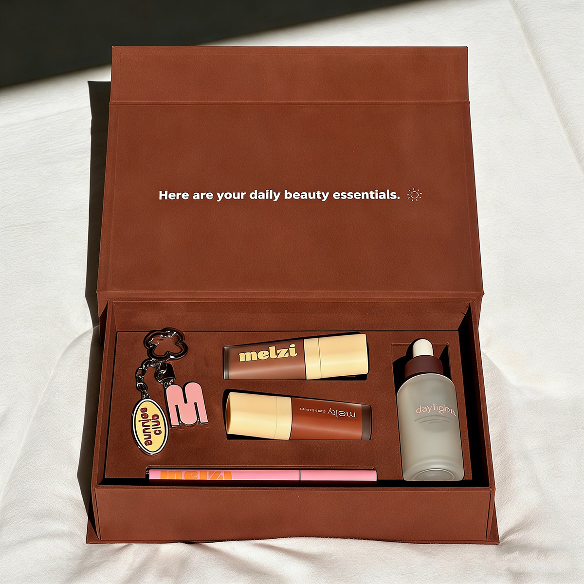 Factory Custom Luxury Cosmetic Perfume Skin Care Serum Flannel Packaging Boxes Embossing Recycled Materials Rigid Sponge Lining