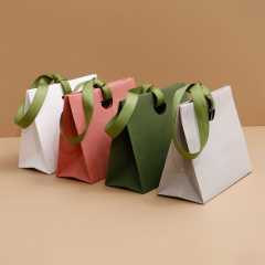 Custom Logo Cosmetics Clothes Art Paper Bags with Ribbon Handle Offset Printing Recyclable Luxury Custom Shopping Bags