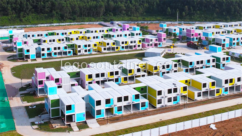 A container-based hospital