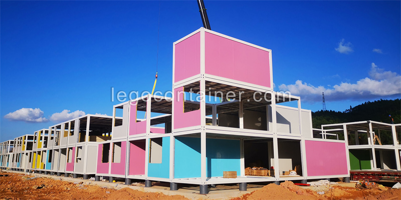 A container-based hospital