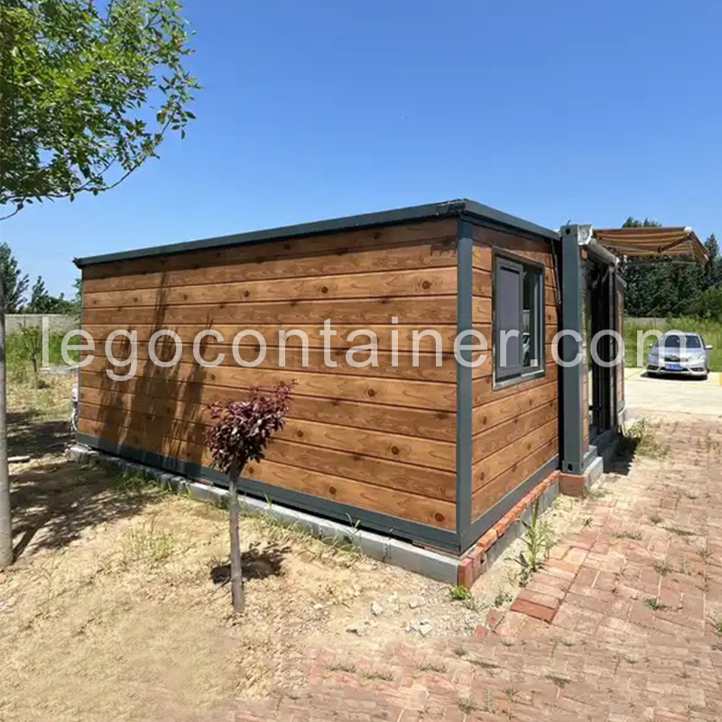 Expandable container houses