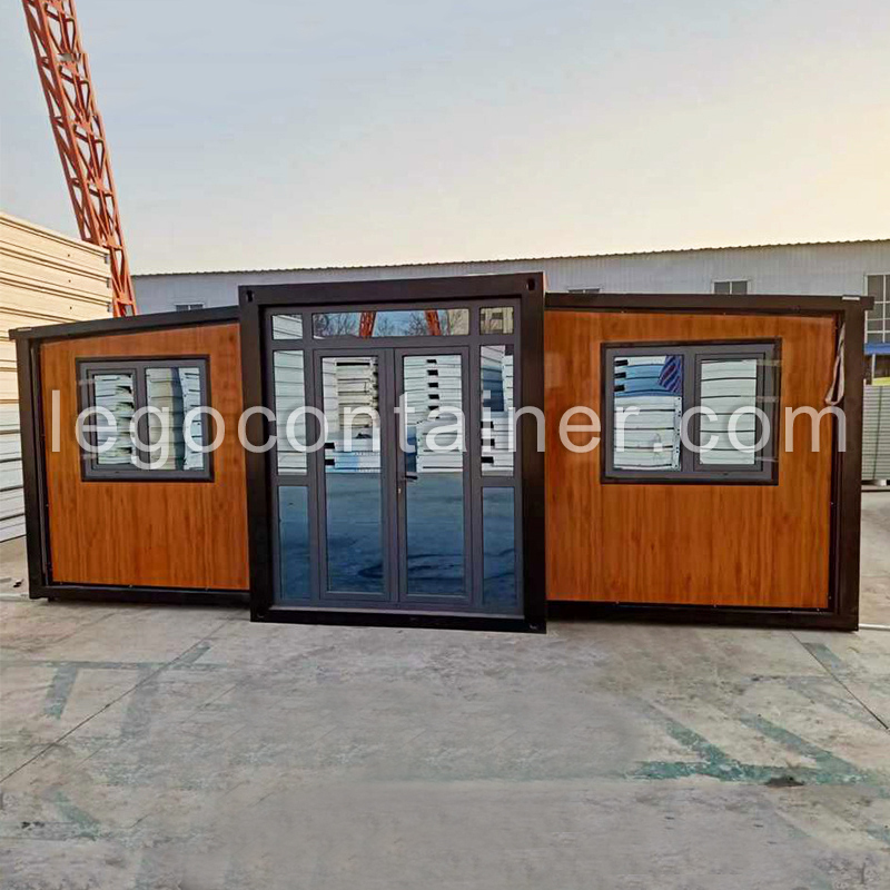 Expandable shipping container house