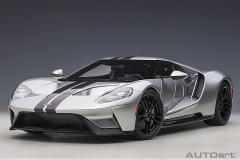 12108 1/12 FORD GT 2017 (INGOT SILVER/BLACK STRIPES)