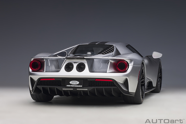 12108 1/12 FORD GT 2017 (INGOT SILVER/BLACK STRIPES)