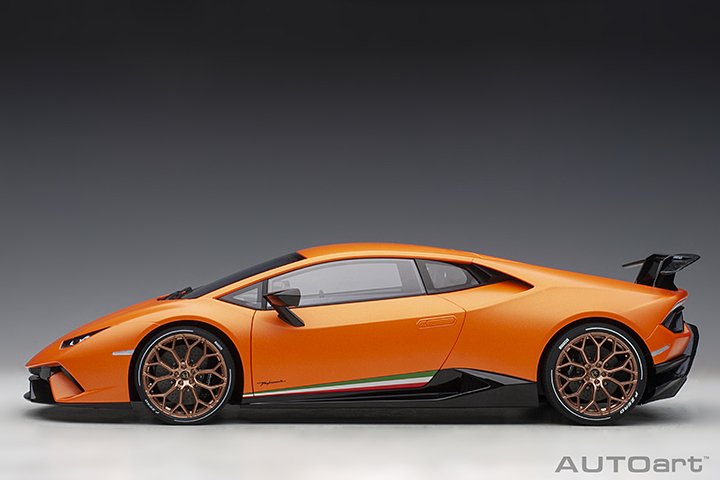 1/12 LAMBORGHINI HURACAN PERFORMANTE (ARANCIO ANTHAEUS/MATT ORANGE)