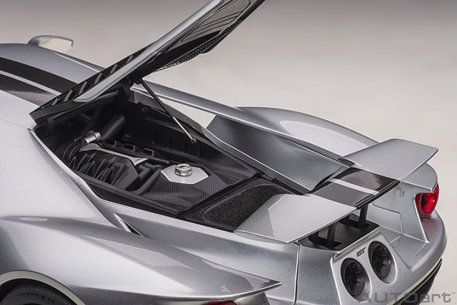1/12 FORD GT 2017 (INGOT SILVER/BLACK STRIPES)