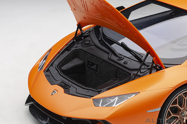 1/12 LAMBORGHINI HURACAN PERFORMANTE (ARANCIO ANTHAEUS/MATT ORANGE)