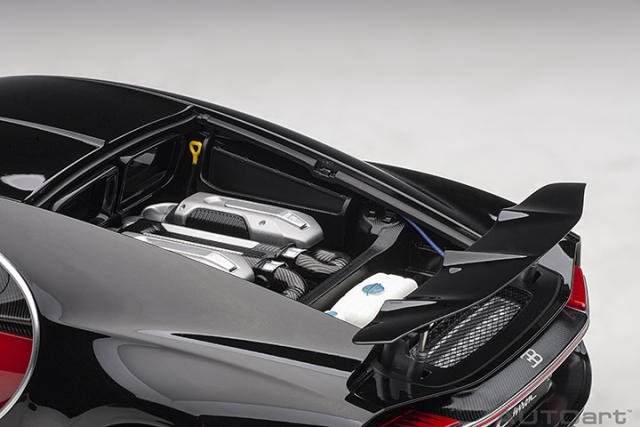 1/12 BUGATTI CHIRON 2017 (ITALIAN RED/NOCTURNE BLACK)