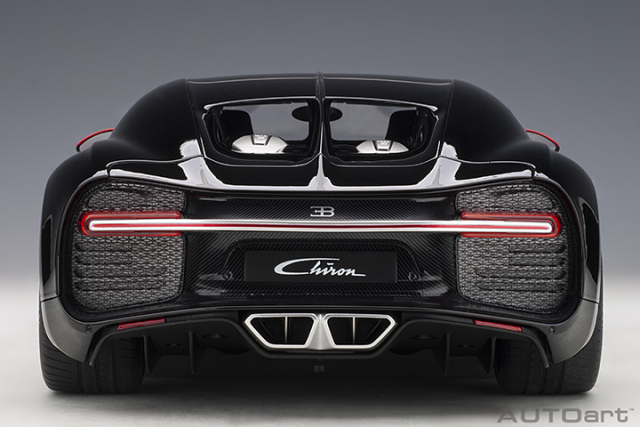 1/12 BUGATTI CHIRON 2017 (ITALIAN RED/NOCTURNE BLACK)