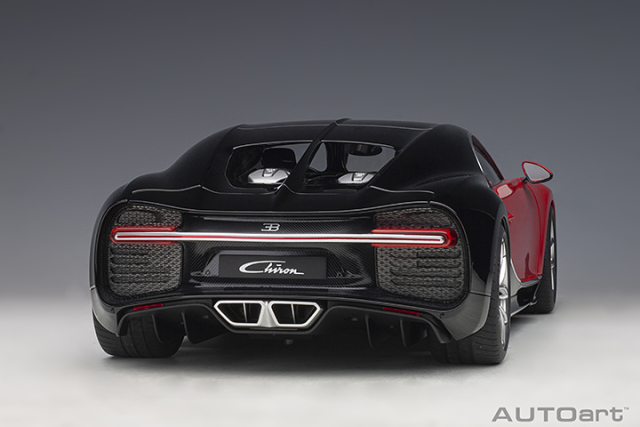 12113 1/12 BUGATTI CHIRON 2017 (ITALIAN RED/NOCTURNE BLACK)