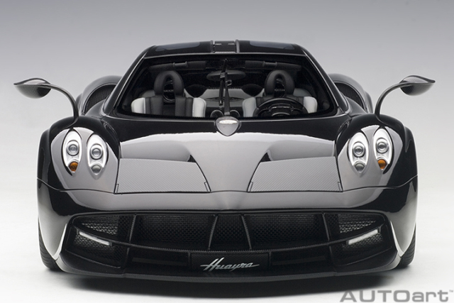 1/12 PAGANI HUAYRA (GLOSS BLACK & SILVER STRIPES W/ SILVER WHEELS)