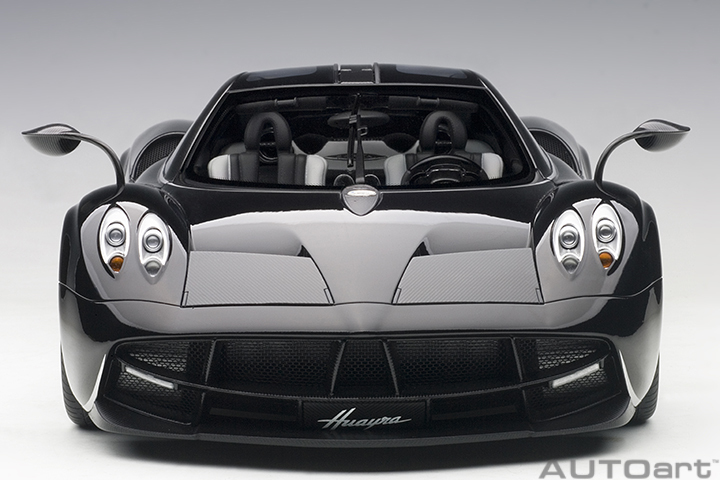 1/12 PAGANI HUAYRA (GLOSS BLACK & SILVER STRIPES W/ SILVER WHEELS)