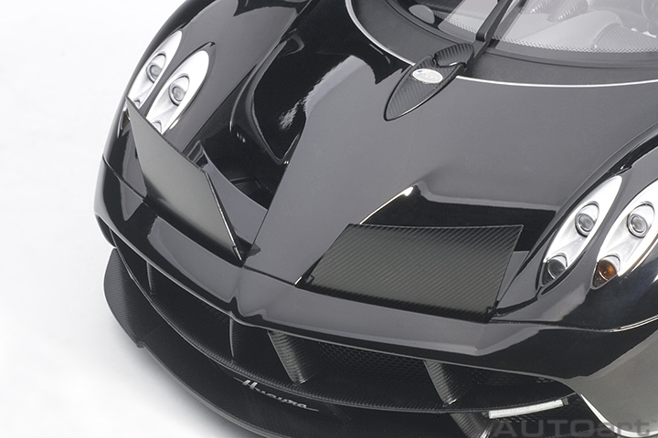 1/12 PAGANI HUAYRA (GLOSS BLACK & SILVER STRIPES W/ SILVER WHEELS)