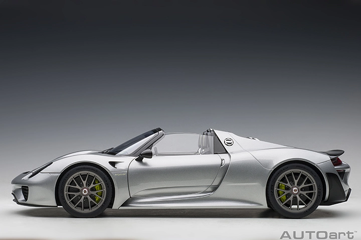 1/12 PORSCHE 918 SPYDER WEISSACH PACKAGE  (GT SILVER METALLIC)