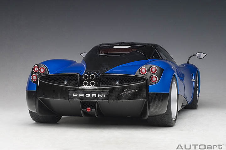 12232 1/12 PAGANI HUAYRA (METALLIC BLUE/SILVER WHEELS)